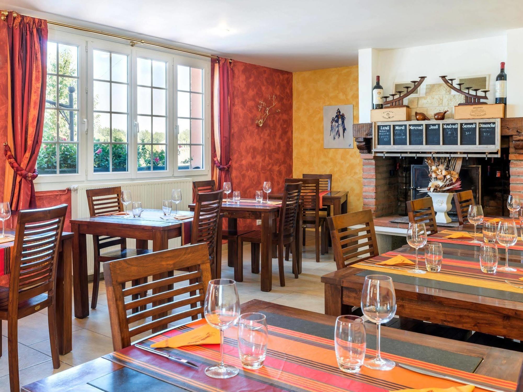 Logis Hotel L'Adourable Auberge Soublecause Екстериор снимка